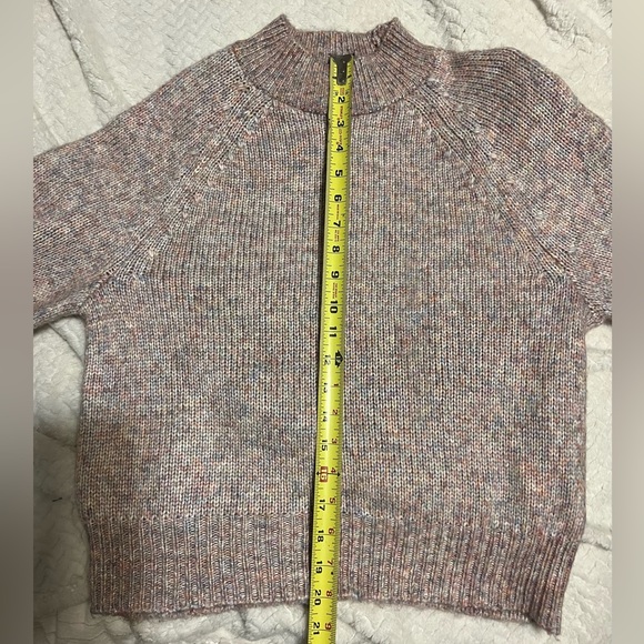 Banana Republic Sweater NWT - Picture 8 of 9